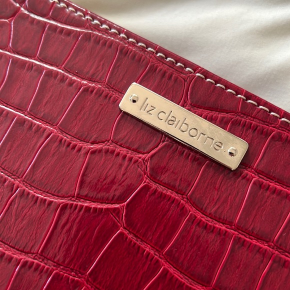 Liz Claiborne Red Faux Alligator Shoulder Bag • LIKE NEW - Picture 10 of 13